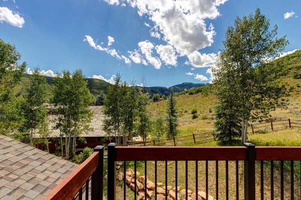 Abode at Gamble Oak, private hot tub, Deer Valley, steps to trails
