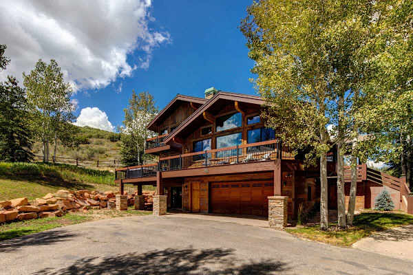Abode at Gamble Oak, private hot tub, Deer Valley, steps to trails