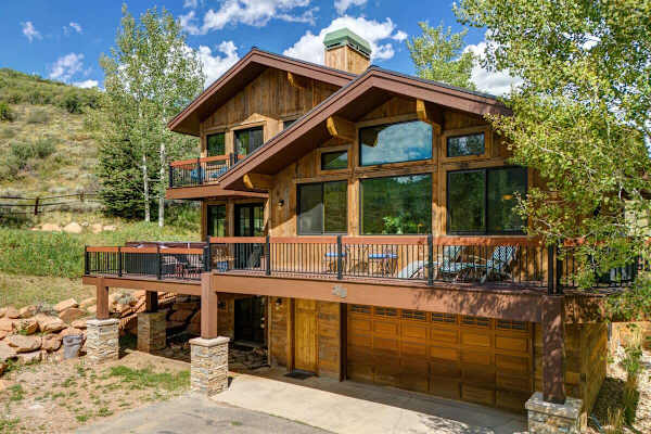 Abode at Gamble Oak, private hot tub, Deer Valley, steps to trails