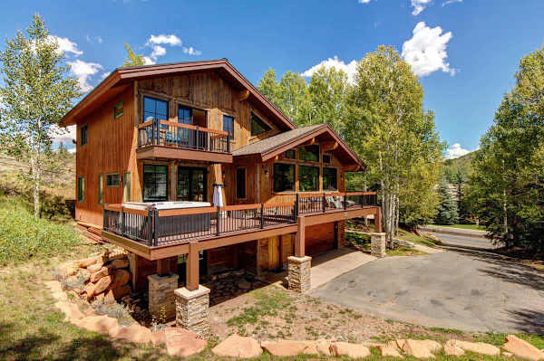 Abode at Gamble Oak, private hot tub, Deer Valley, steps to trails
