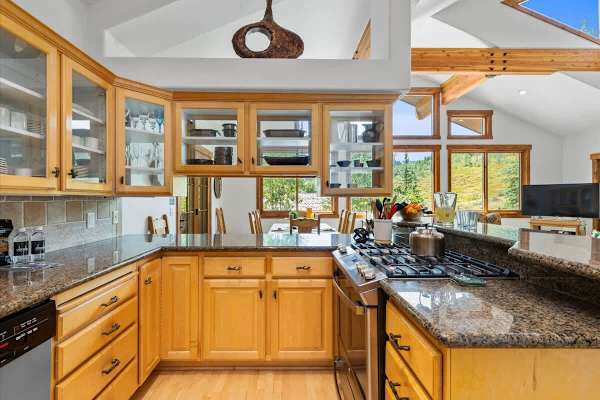 Abode at Gamble Oak, private hot tub, Deer Valley, steps to trails