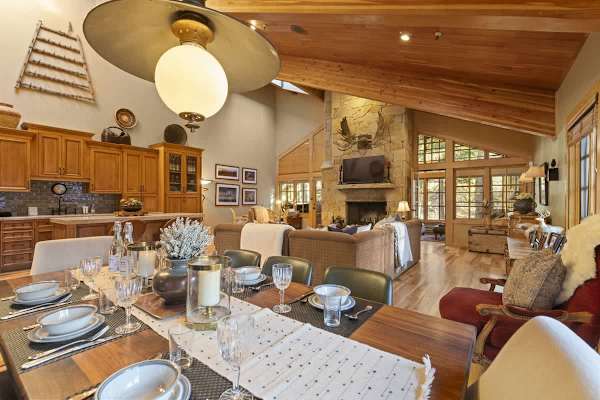 Abode at Cache, ski-in/ski-out, hot tub, Silver Lake village