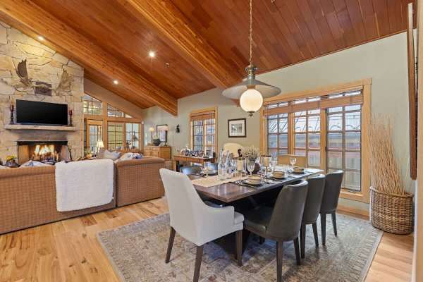 Abode at Cache, ski-in/ski-out, hot tub, Silver Lake village