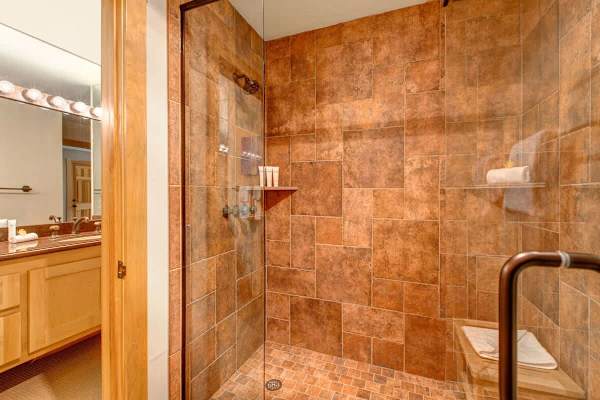 Abode at Cache, ski-in/ski-out, hot tub, Silver Lake village