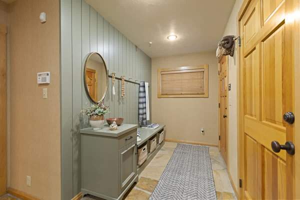 Abode at Cache, ski-in/ski-out, hot tub, Silver Lake village