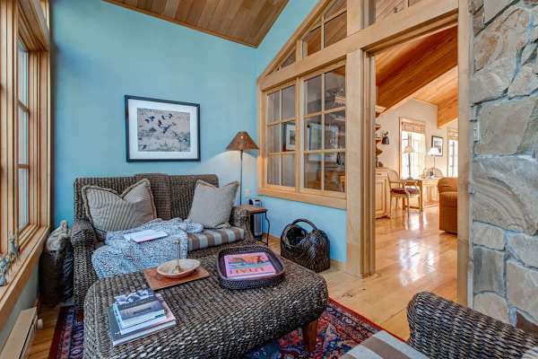 Abode at Cache, ski-in/ski-out, hot tub, Silver Lake village