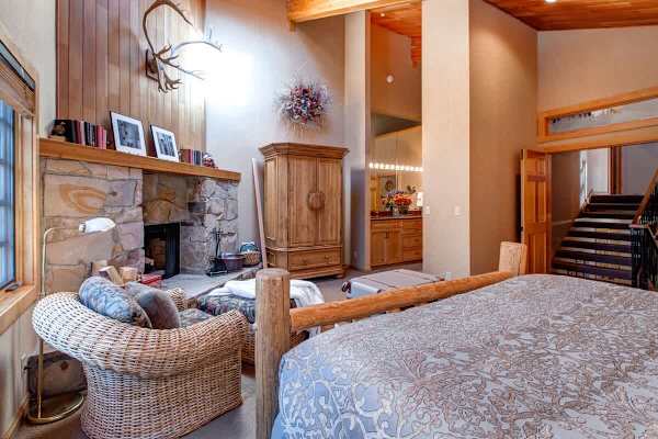 Abode at Cache, ski-in/ski-out, hot tub, Silver Lake village