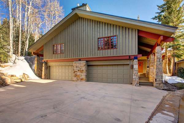 Abode at Cache, ski-in/ski-out, hot tub, Silver Lake village