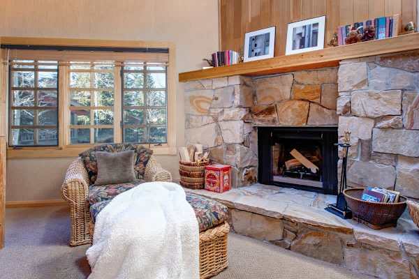 Abode at Cache, ski-in/ski-out, hot tub, Silver Lake village
