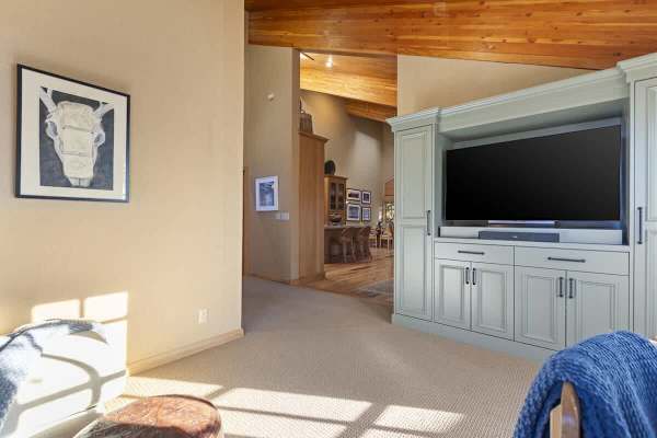 Abode at Cache, ski-in/ski-out, hot tub, Silver Lake village