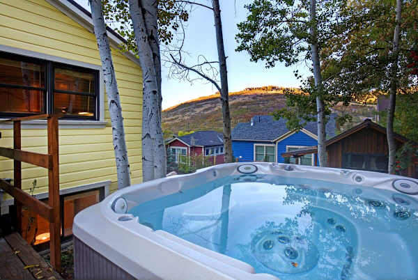Private hot tub