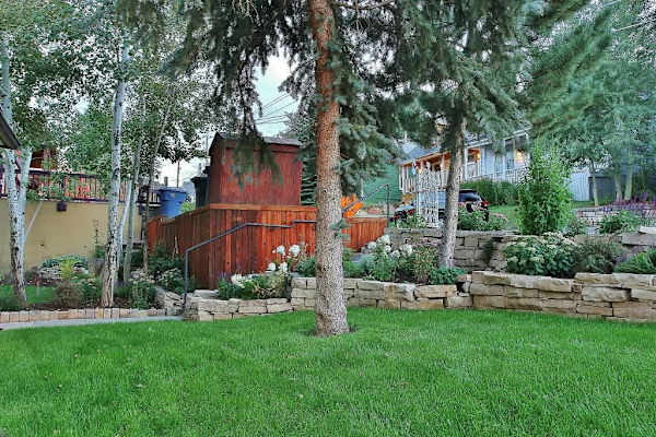 Abode at Silver Mountain, private hot tub, walk to historic Main Street