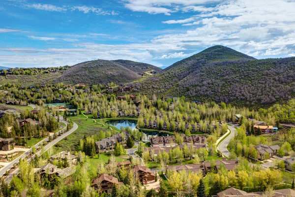 Abode at Deer Lake Village, private hot tub, Deer Valley retreat