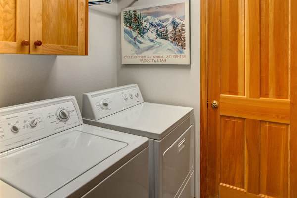 Abode at Deer Lake Village, private hot tub, Deer Valley retreat
