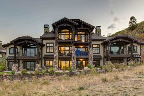 Abode at Fairway Springs, walk to gondola, canyons shuttle, hot tub