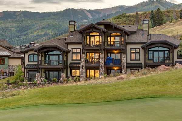 Abode at Fairway Springs, walk to gondola, canyons shuttle, hot tub