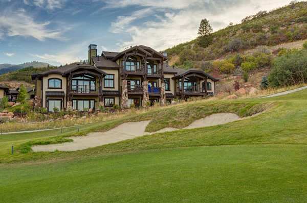Abode at Fairway Springs, walk to gondola, canyons shuttle, hot tub