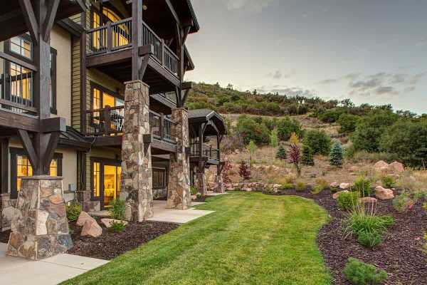 Abode at Fairway Springs, walk to gondola, canyons shuttle, hot tub