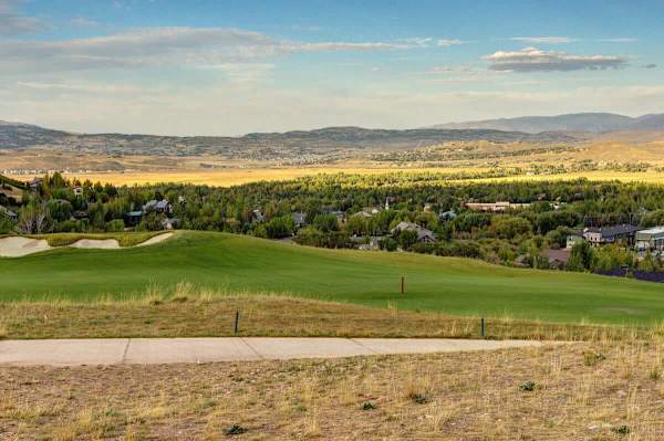 Abode at Fairway Springs, walk to gondola, canyons shuttle, hot tub