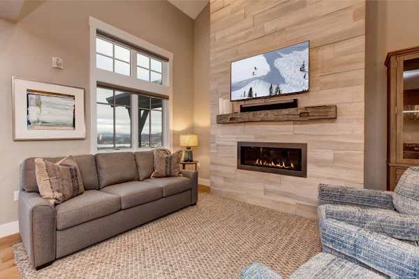Abode at Fairway Springs, walk to gondola, canyons shuttle, hot tub