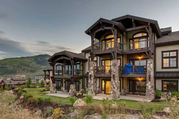 Abode at Fairway Springs, walk to gondola, canyons shuttle, hot tub