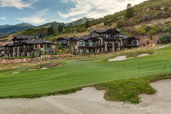 Abode at Fairway Springs, walk to gondola, canyons shuttle, hot tub