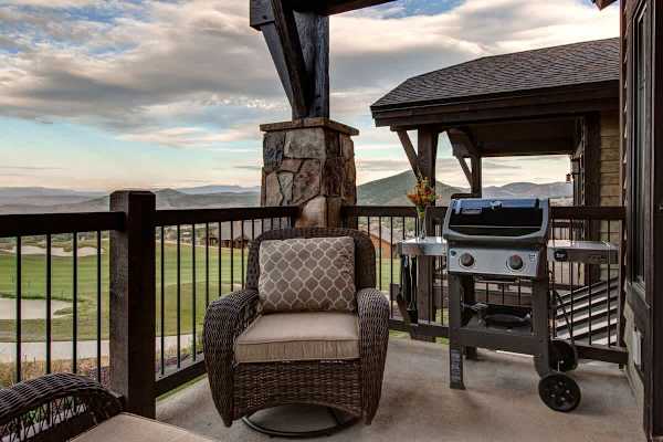 Abode at Fairway Springs, walk to gondola, canyons shuttle, hot tub