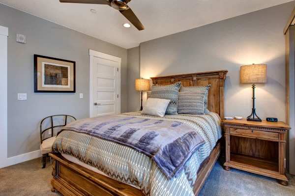 Abode at Fairway Springs, walk to gondola, canyons shuttle, hot tub
