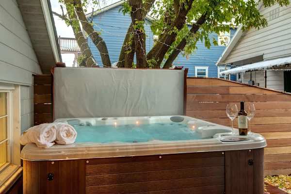 Enclosed Side Deck with Hot Tub