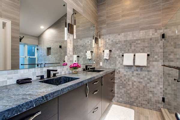 Full Ensuite Bathroom 1
