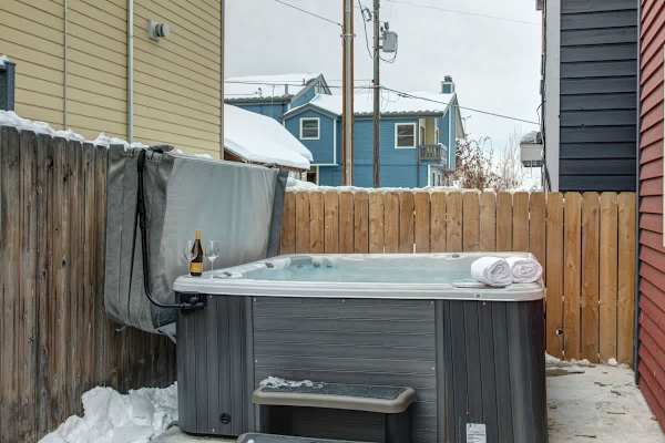 Abode at Pick 'N Shovel, private hot tub, walk to trails & Main Street