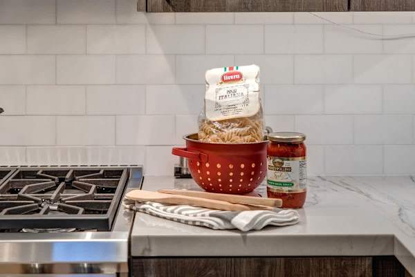 Abode at Pick 'N Shovel, private hot tub, walk to trails & Main Street