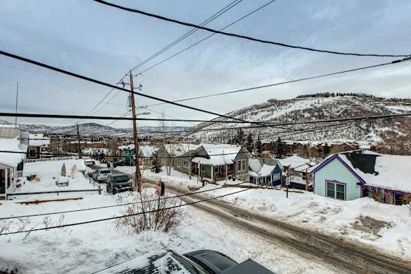 Abode at Pick 'N Shovel, private hot tub, walk to trails & Main Street