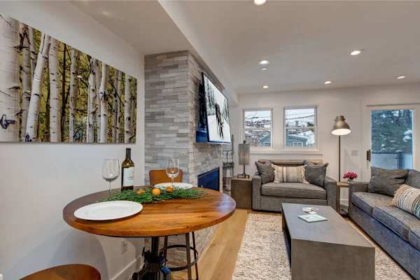 Abode at Pick 'N Shovel, private hot tub, walk to trails & Main Street