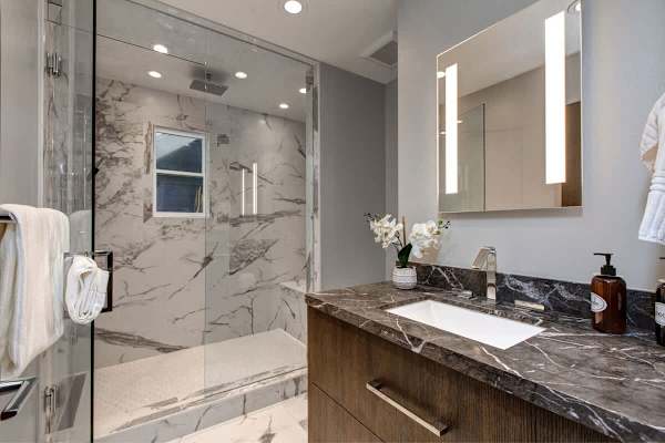 Abode at Pick 'N Shovel, private hot tub, walk to trails & Main Street