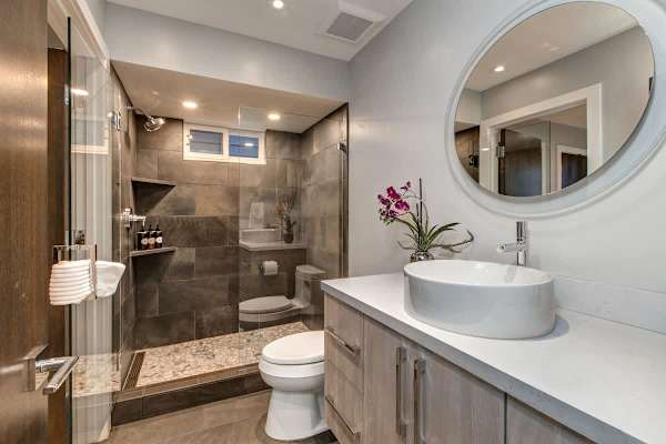 Abode at Pick 'N Shovel, private hot tub, walk to trails & Main Street