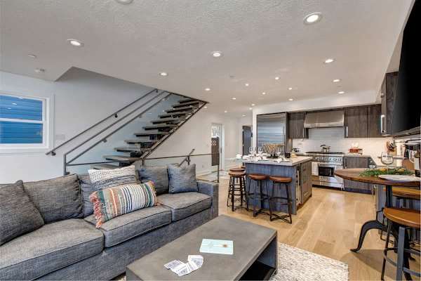 Abode at Pick 'N Shovel, private hot tub, walk to trails & Main Street