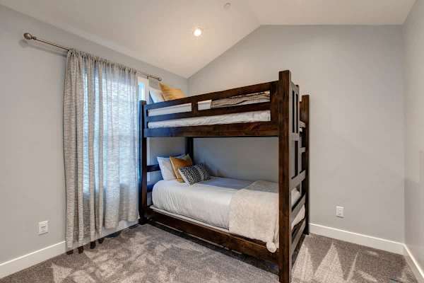 Abode at Pick 'N Shovel, private hot tub, walk to trails & Main Street