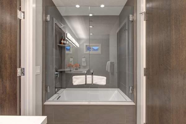 Abode at Pick 'N Shovel, private hot tub, walk to trails & Main Street