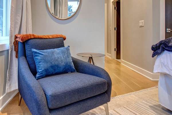 Abode at Pick 'N Shovel, private hot tub, walk to trails & Main Street