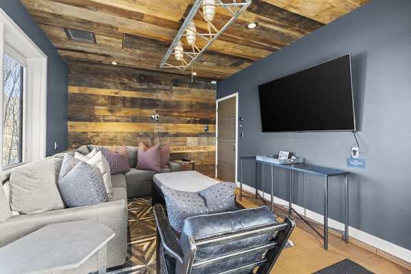Abode at Powder Watch, private hot tub, heart of Park City, near ski lift