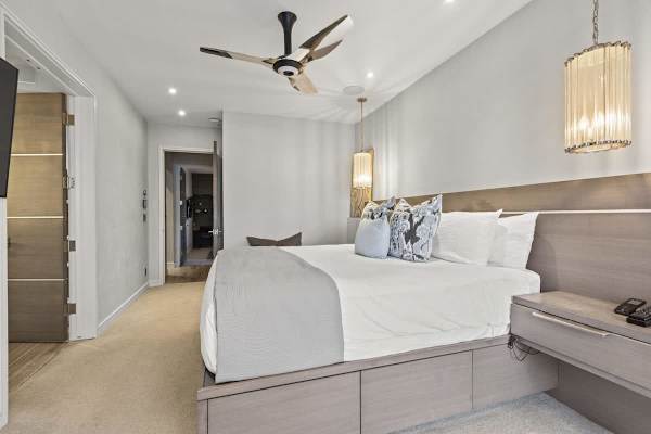 Abode at Powder Watch, private hot tub, heart of Park City, near ski lift