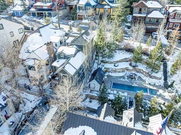 Abode at Powder Watch, private hot tub, heart of Park City, near ski lift