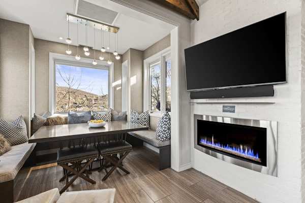 Abode at Powder Watch, private hot tub, heart of Park City, near ski lift