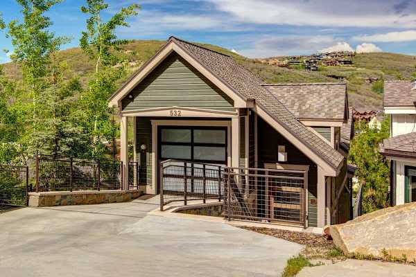 Abode at Powder Watch, private hot tub, heart of Park City, near ski lift