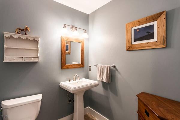 Abode at Loose Moose, private hot tub, walk to town lift, Old Town