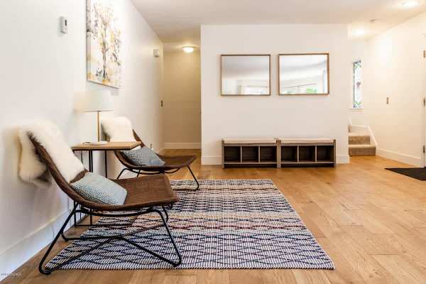 Abode at Loose Moose, private hot tub, walk to town lift, Old Town