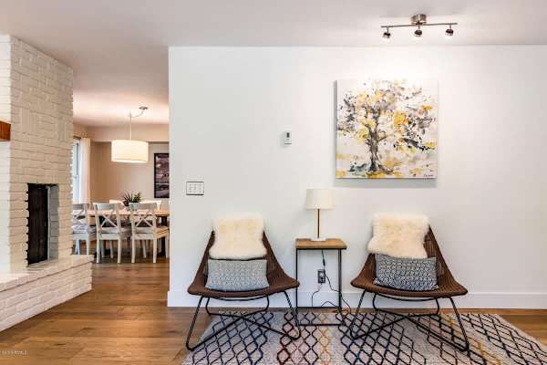 Abode at Loose Moose, private hot tub, walk to town lift, Old Town