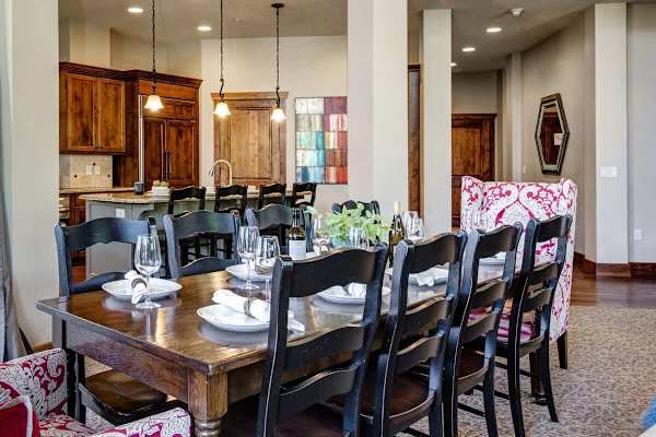 Abode at Alpine Penthouse, ski-in/ski-out, sauna, pool & gym