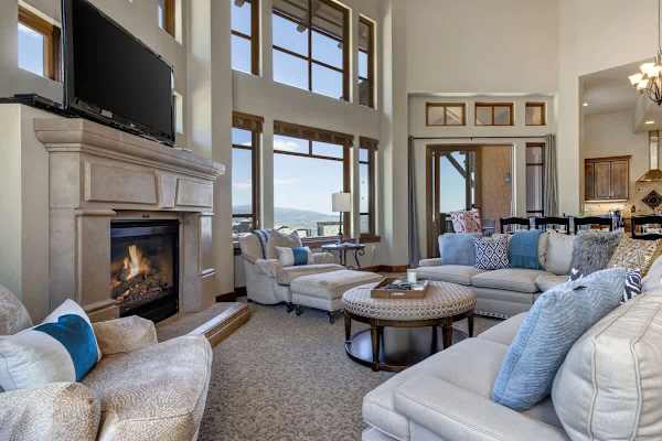 Abode at Alpine Penthouse, ski-in/ski-out, sauna, pool & gym